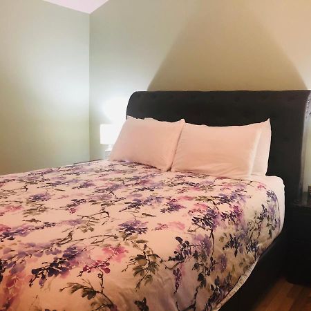 Midnight Sun Vacation Home Уайтхорс Екстериор снимка