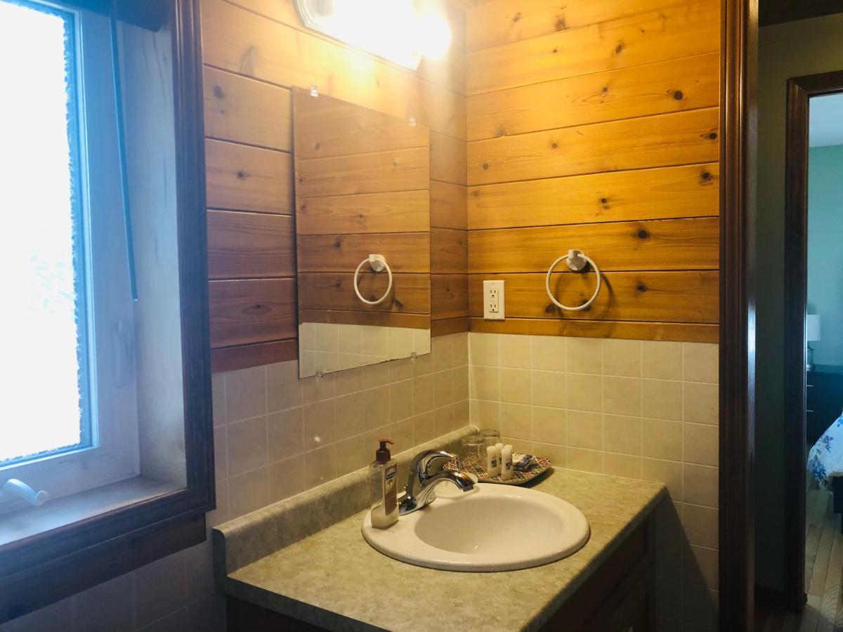 Midnight Sun Vacation Home Уайтхорс Екстериор снимка