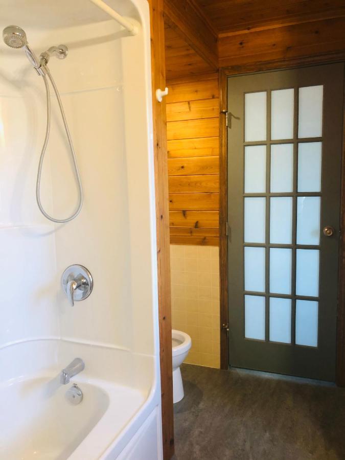 Midnight Sun Vacation Home Уайтхорс Екстериор снимка
