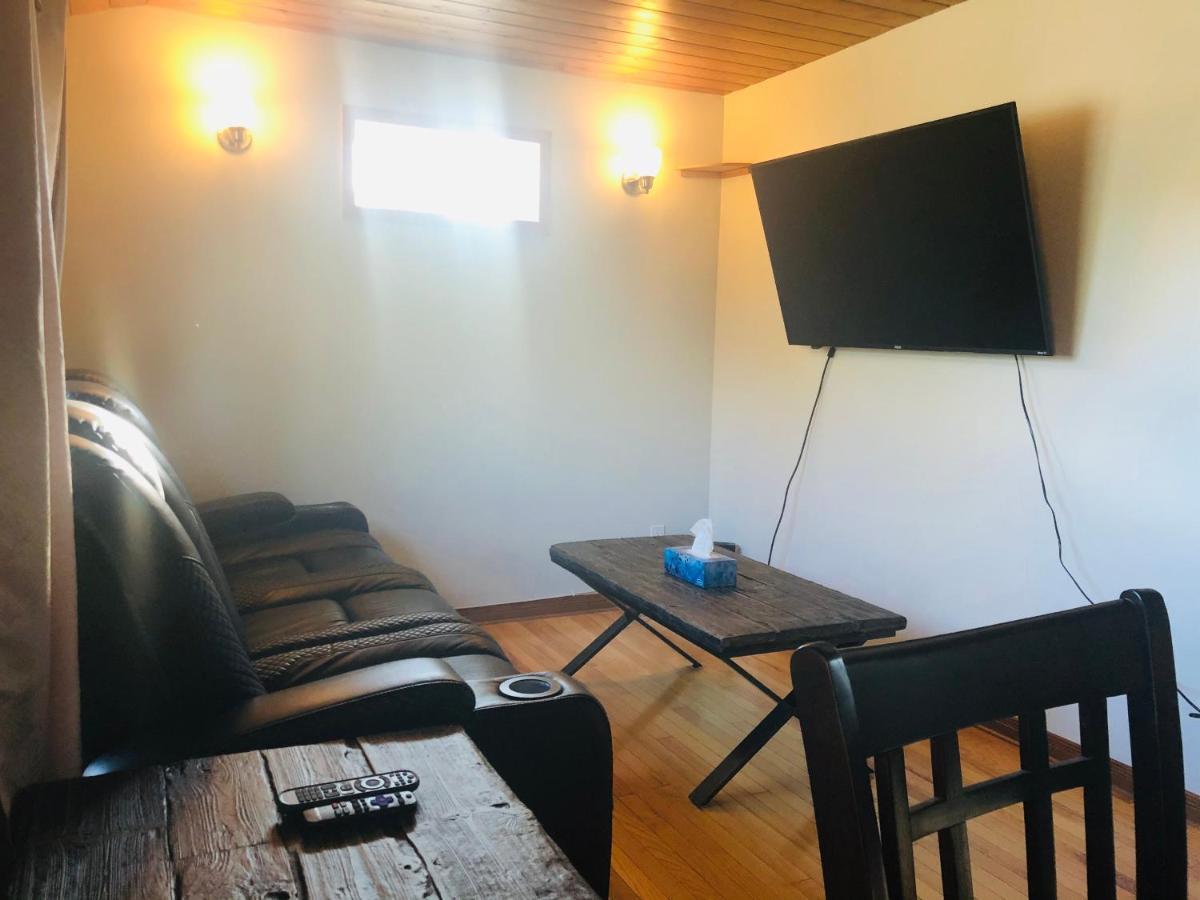Midnight Sun Vacation Home Уайтхорс Екстериор снимка