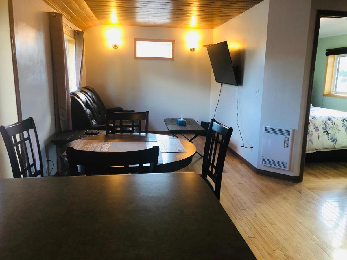 Midnight Sun Vacation Home Уайтхорс Екстериор снимка