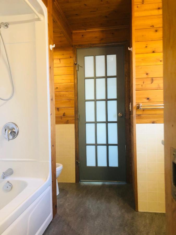 Midnight Sun Vacation Home Уайтхорс Екстериор снимка