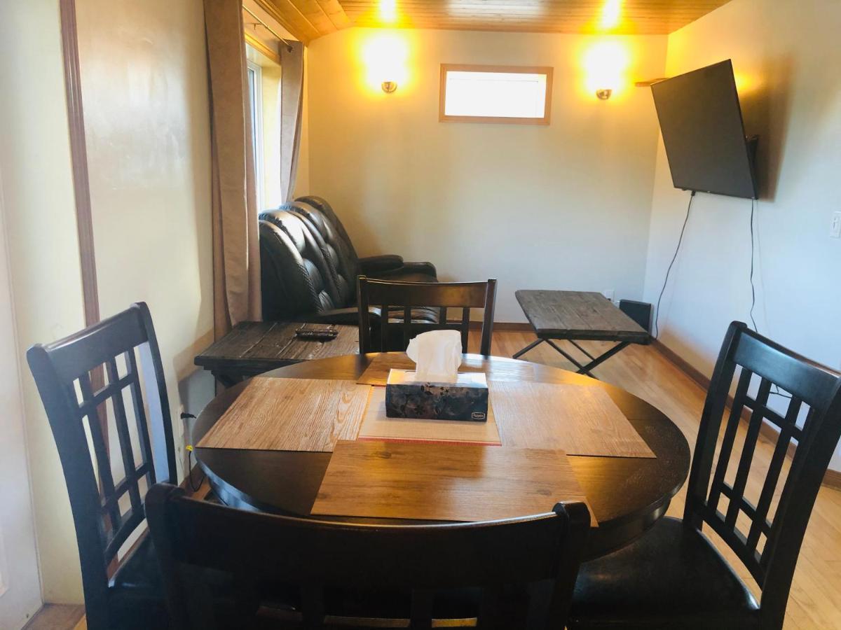 Midnight Sun Vacation Home Уайтхорс Екстериор снимка