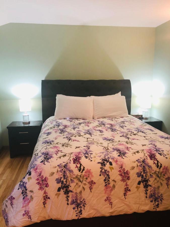 Midnight Sun Vacation Home Уайтхорс Екстериор снимка