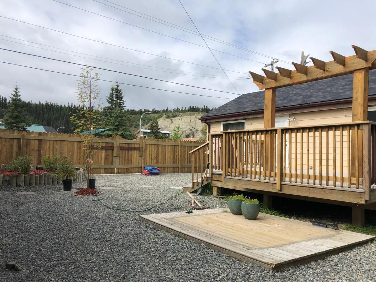 Midnight Sun Vacation Home Уайтхорс Екстериор снимка